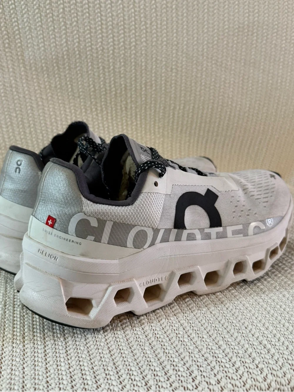 On Cloudmonster Women’s Size 8.5 White Gray Running Shoes CloudTec EU 40 Read - Picture 7 of 10